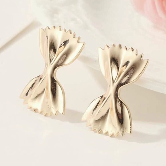 π Bow Knot Folded Earrings π - Picture 3 of 4